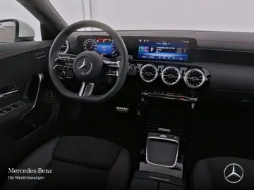 CLA 200 AMG PANO LED KEYLESS Kamera Ambiente 18