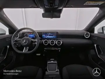 CLA 200 AMG PANO LED KEYLESS Kamera Ambiente 18
