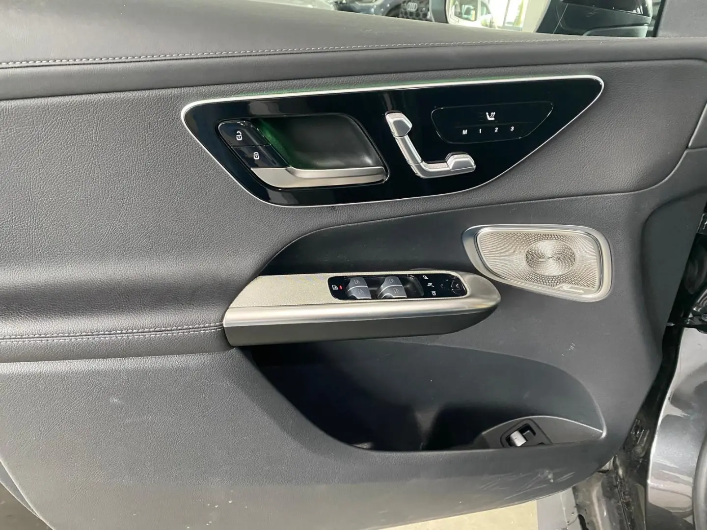 GLC 300 e 4M AMG+/PANO/DIS/BUR/19-Z/Memory/