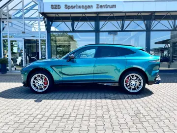 Aston Martin DBX707