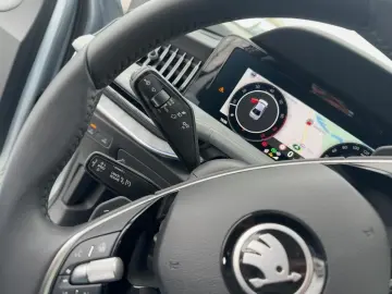 Superb 2.0 TSI Selection 4x4 DSG LED Navi AHK