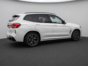 X3 xD30e M Sport Kamera DAB HiFi Fernlichtassist