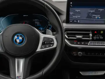X3 xD30e M Sport Kamera DAB HiFi Fernlichtassist