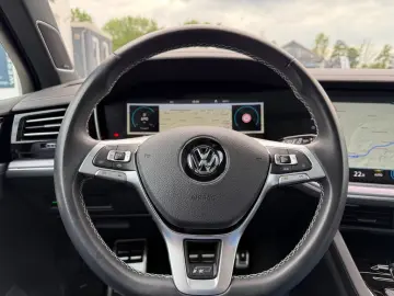 VW Touareg 3.0 TDI R-Line +Black Style+AHK+Head up
