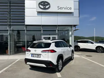 Auto ca NOU Dealer Toyota