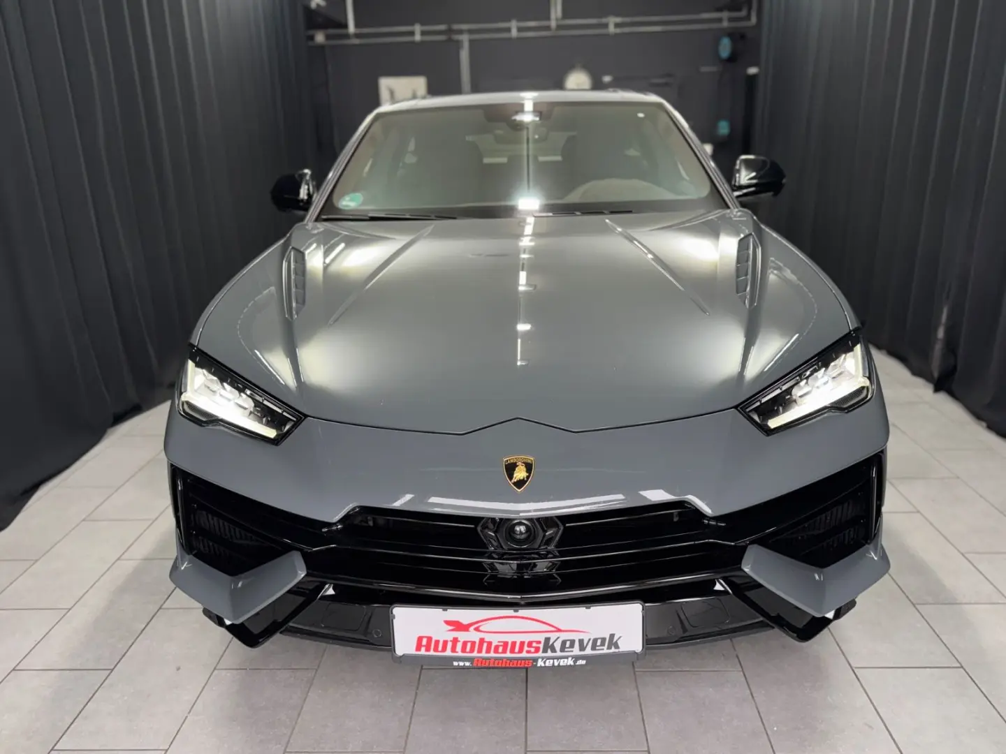 URUS S|AKRAPOVIC|B/O|ANIMA|SOFT-CLOSE|23-ZOLL|