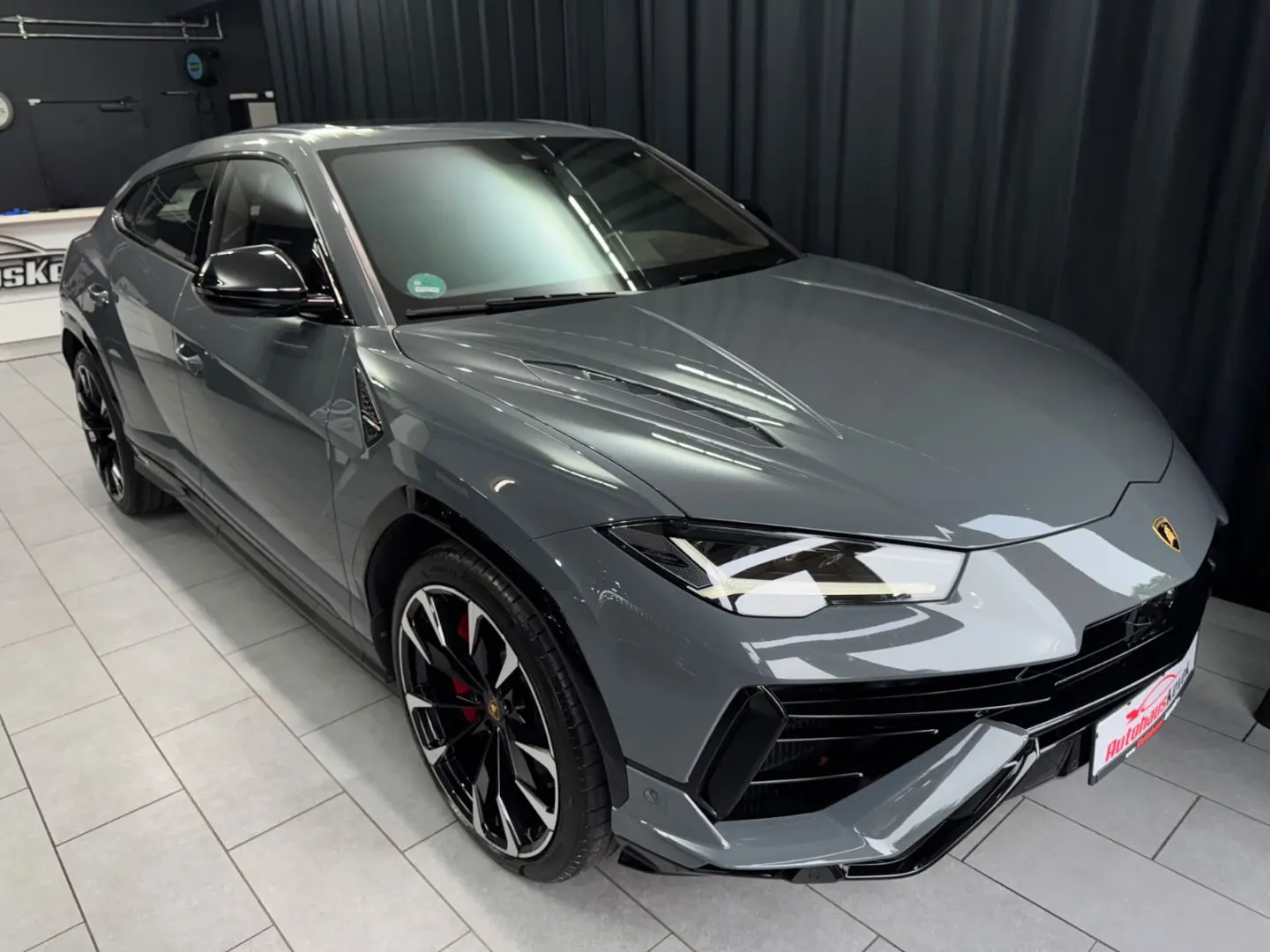 URUS S|AKRAPOVIC|B/O|ANIMA|SOFT-CLOSE|23-ZOLL|