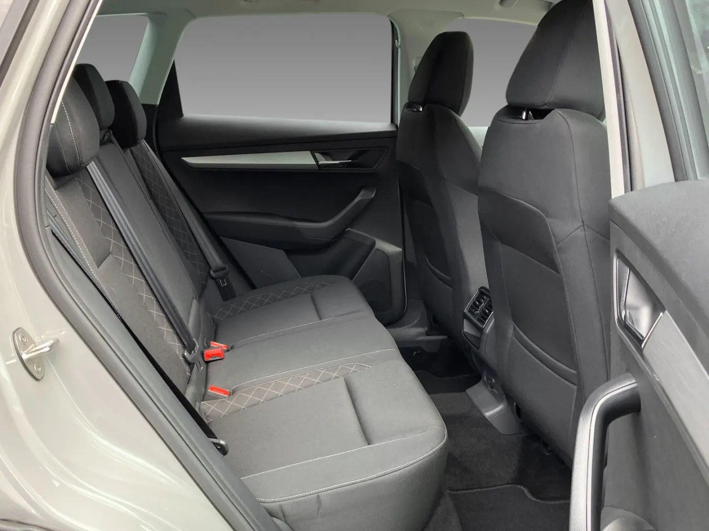 Karoq 2.0 TDI DSG Ambition LED/NAVI/ACC/SITZHZG.