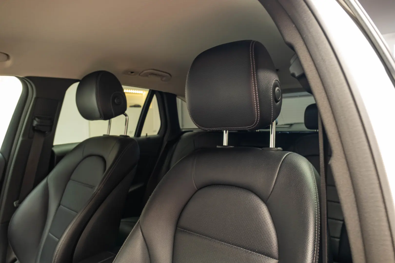 MERCEDES-BENZ GLC 250 4MATIC BURMESTER/DISPONIBIL IMEDIAT