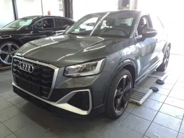 Q2 S line 40 TFSI qu. Sonos Navi Dynamik Kamera