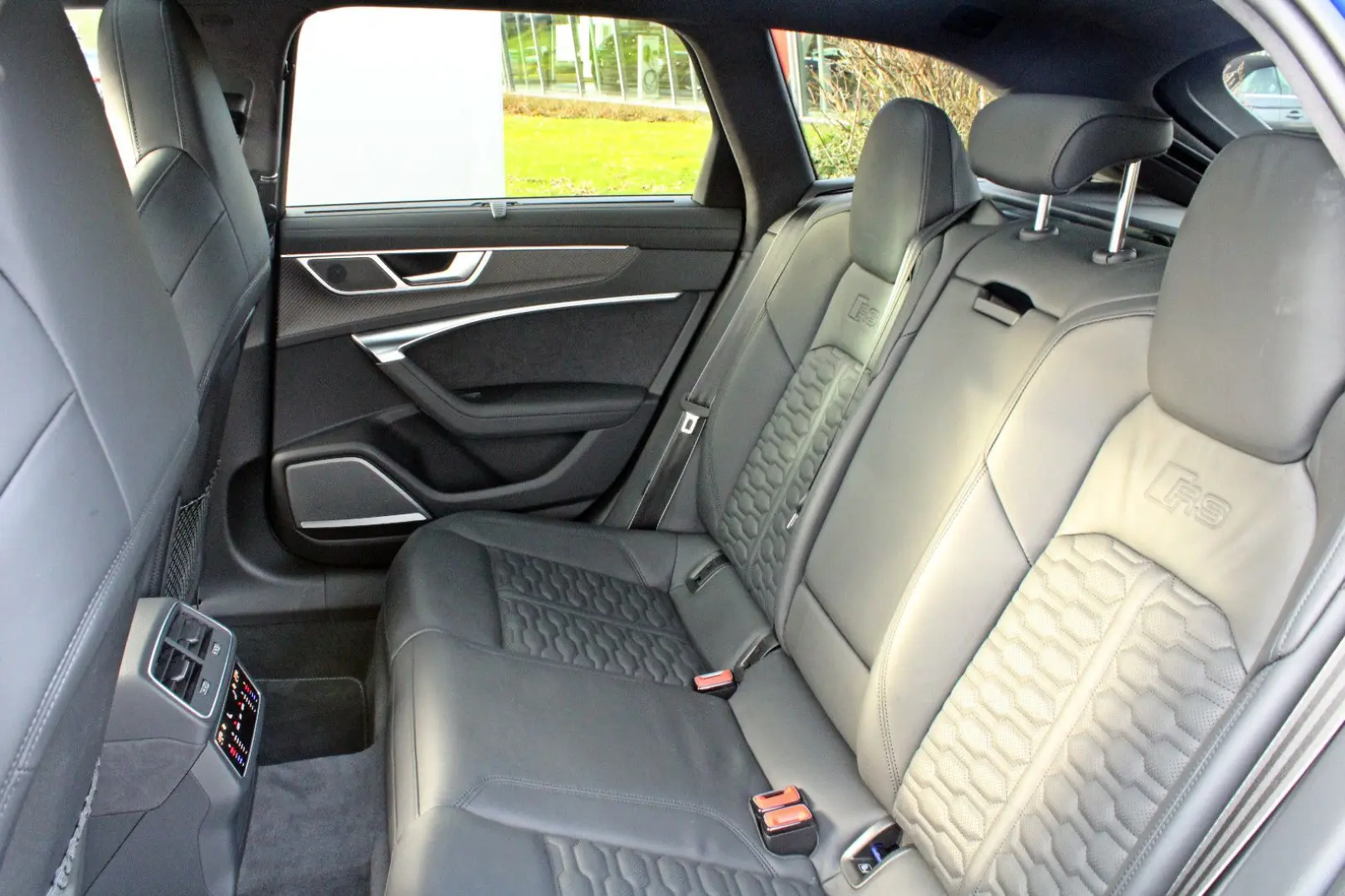 RS6 Avant DYNAMIK+HuD PANO B&O LASER STANDHZ 305