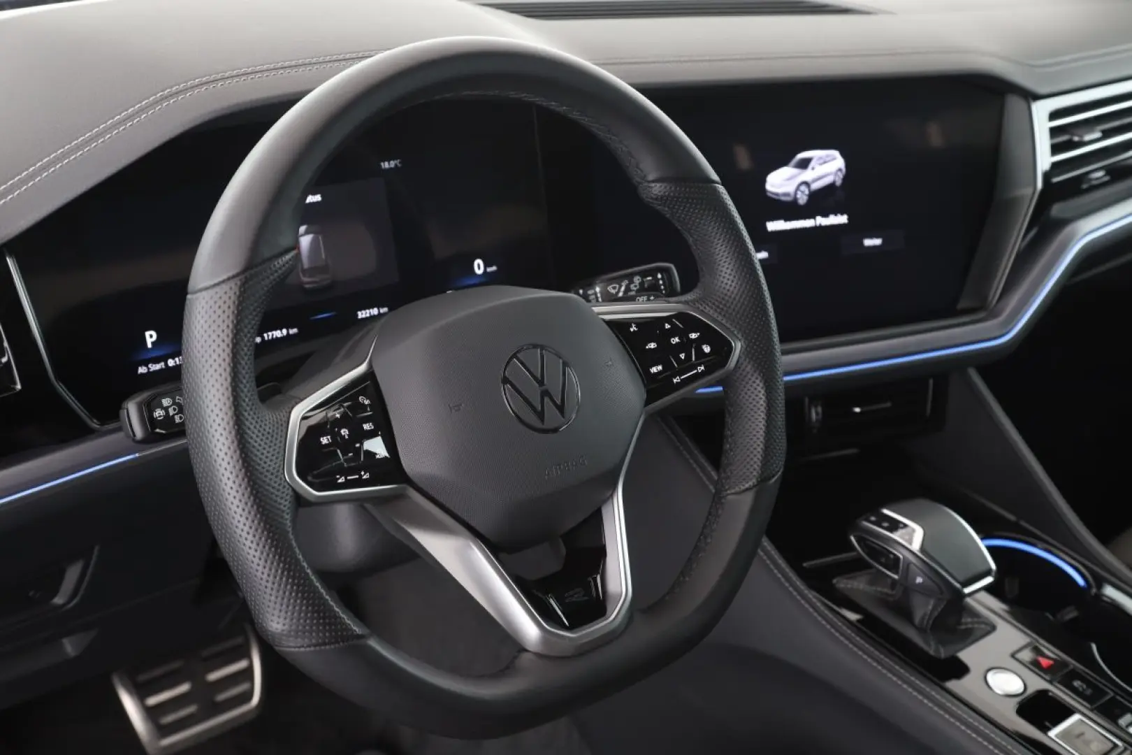 Touareg 3.0 TDI DSG 4MOTION R-Line | STANDH. |