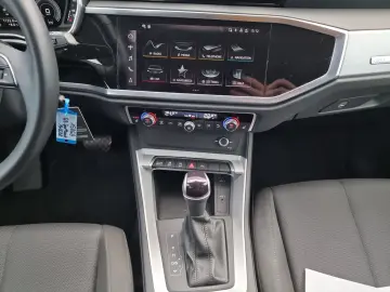 Q3 Sportback 35 TFSI S-tronic LED ACC 18