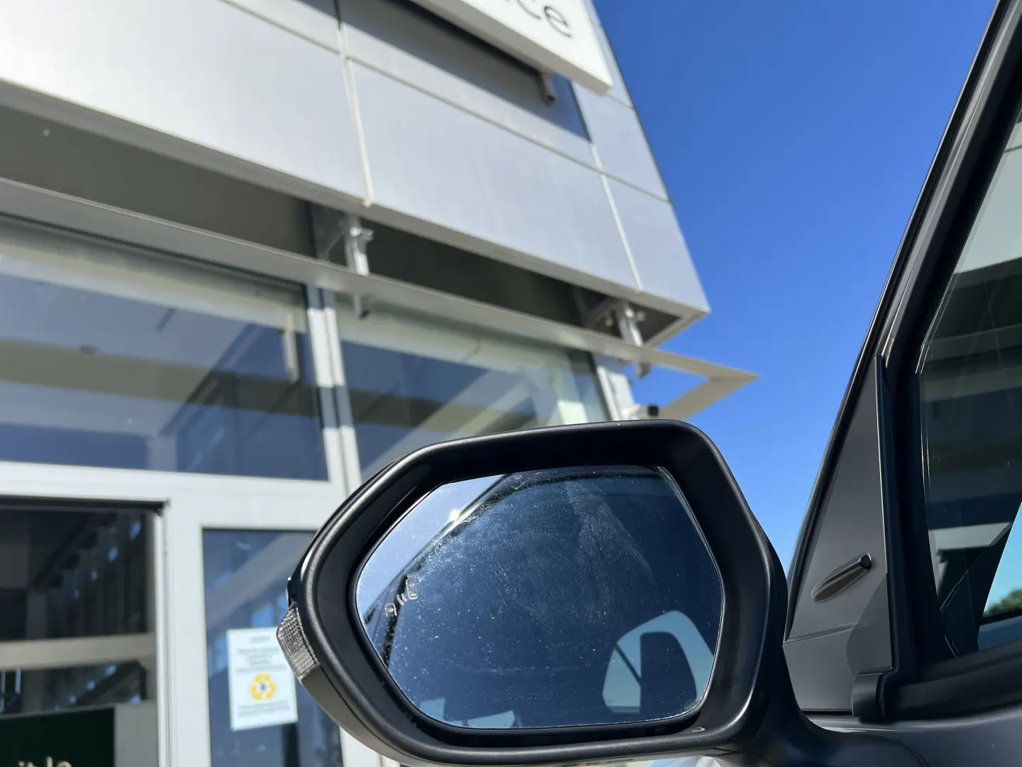 REPREZENTANTA TOYOTA AUTO CA NOU