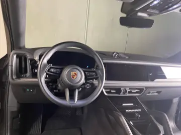 Cayenne E-Hybrid Coupe | Abstandsregeltempostat
