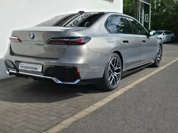 740d xDrive M Sportpaket*Standhzg*Sky-Lounge*B&W