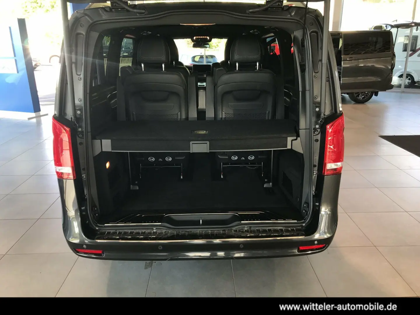 V 300 d 4MATIC AVANTGARDE+AMG+AIRMATIC+STANDHZ