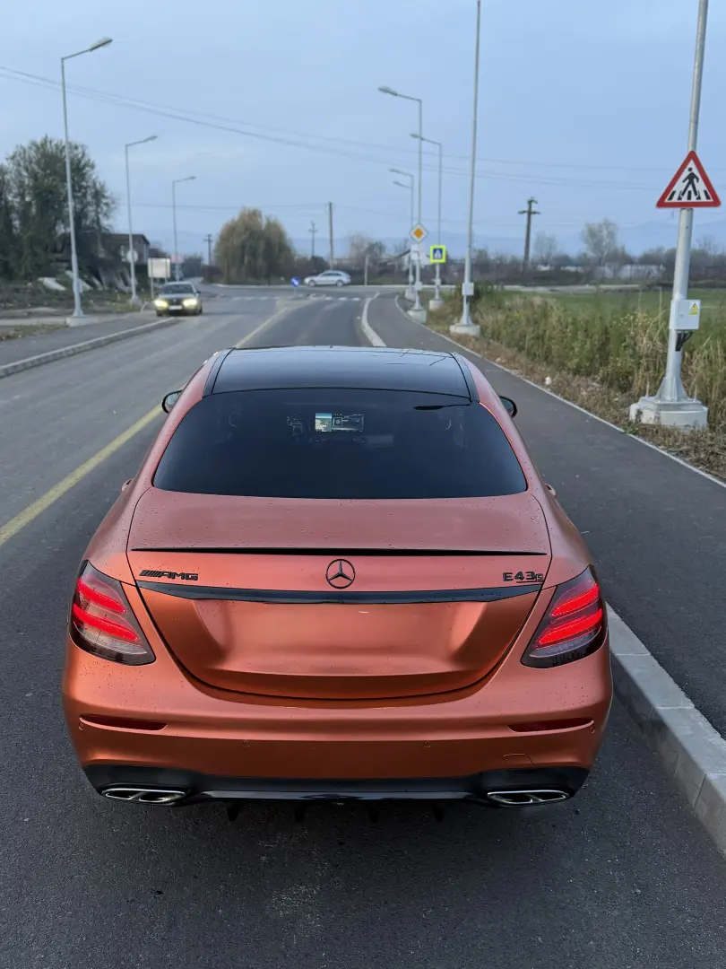 Mercedes-Benz E 43 AMG