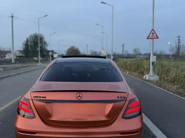 Mercedes-Benz E 43 AMG