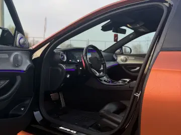 Mercedes-Benz E 43 AMG