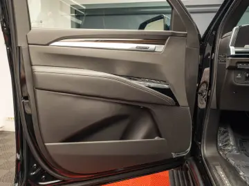 2025 Cadillac Escalade ESV Premium Luxury