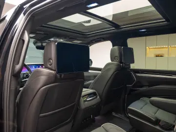 2025 Cadillac Escalade ESV Premium Luxury