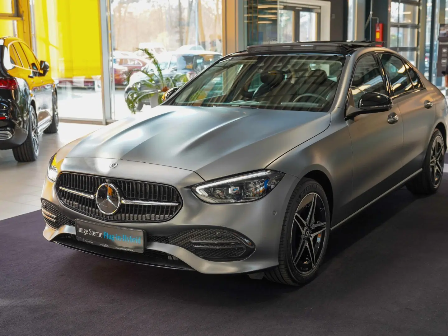 C 400 e 4M AMG Line Night MATT Burmester