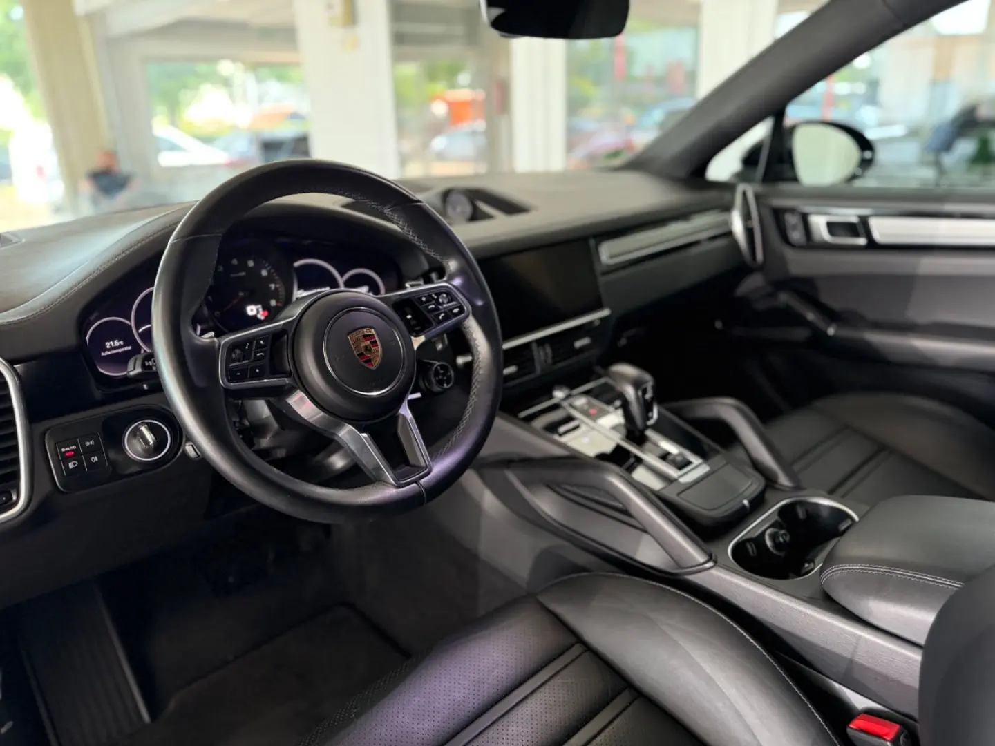 Cayenne Coupe Platinum Edition 1.Hand