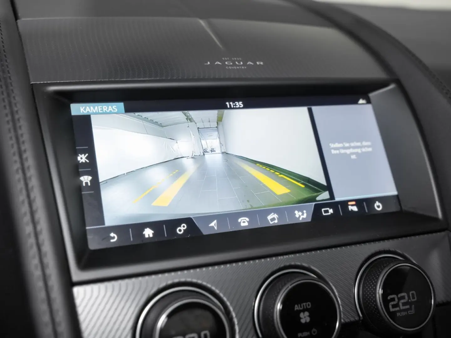 F-TYPE P300 R-Dynamic Cabriolet / LM-Felgen 19