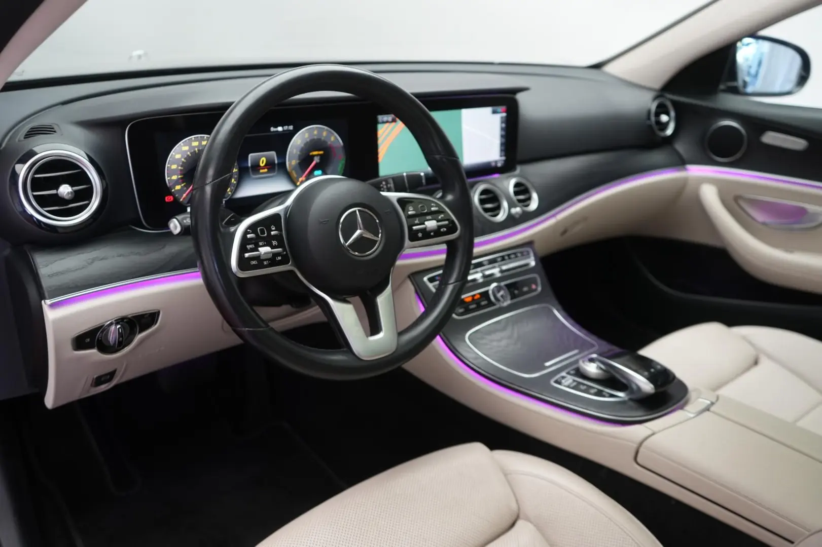 E 300 e 9G-Tronic Navi/Leder/Temp/Kamera/Pano/Si