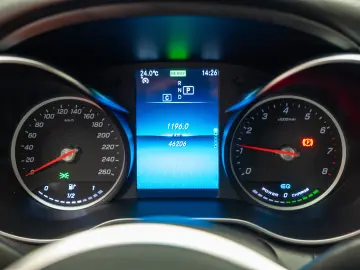 Mercedes Benz C200 mild hybrid