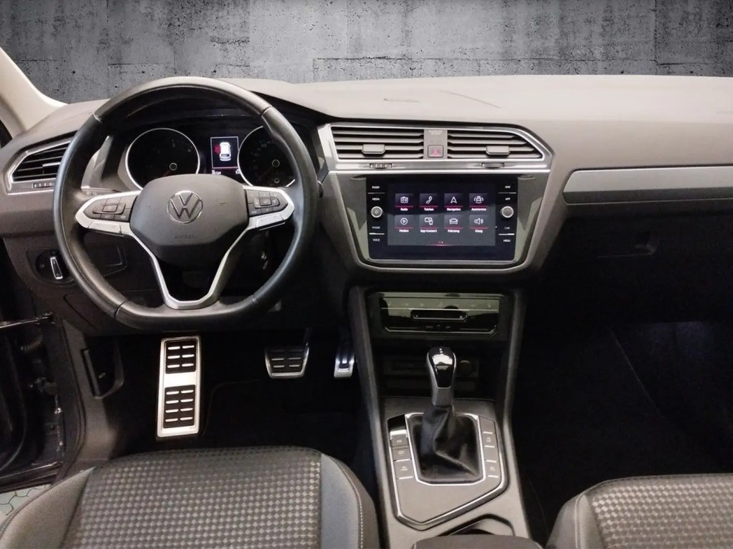 Tiguan 2.0 TDI DSG Active LED/360° Kamera/Pano/N