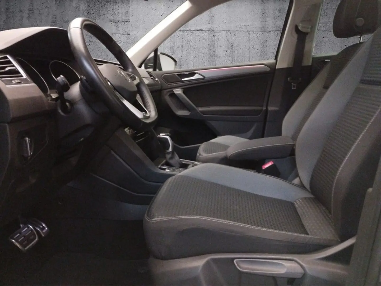 Tiguan 2.0 TDI DSG Active LED/360° Kamera/Pano/N