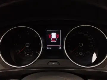 Tiguan 2.0 TDI DSG Active LED/360° Kamera/Pano/N