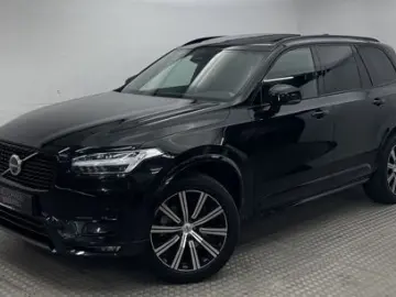 XC90 B5 D AWD Plus Dark 7SITZ PANO AHK 360 H&K
