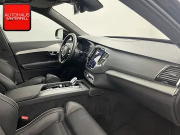 XC90 B5 D AWD Plus Dark 7SITZ+PANO+AHK+360+H&K+