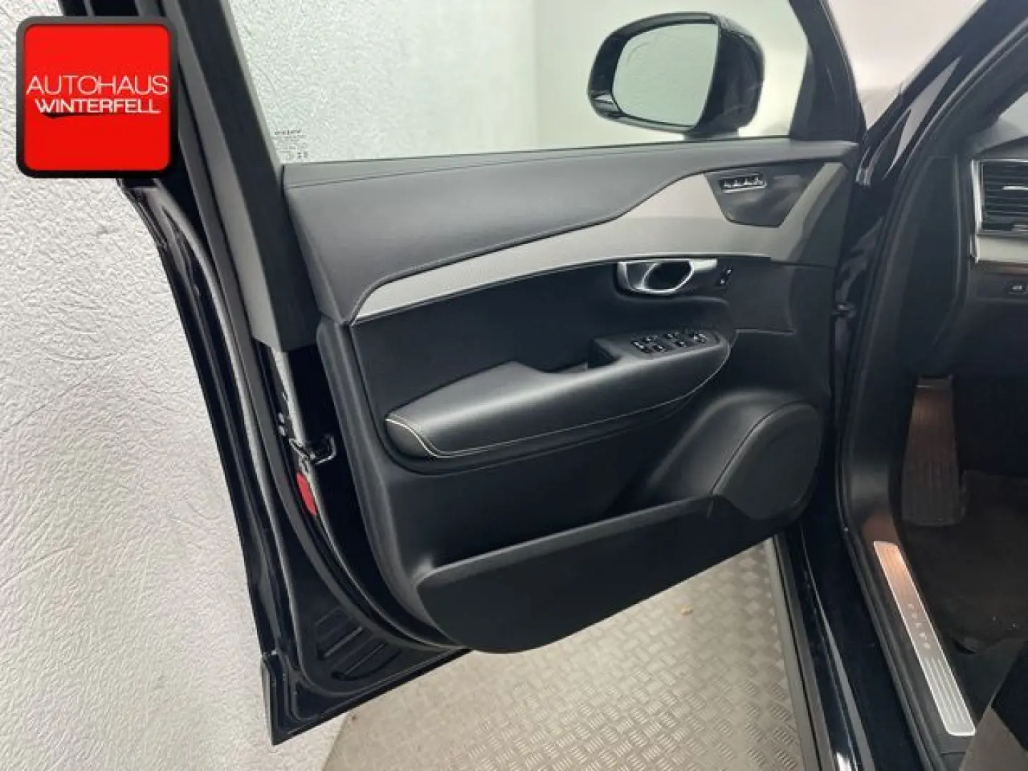 XC90 B5 D AWD Plus Dark 7SITZ+PANO+AHK+360+H&K+