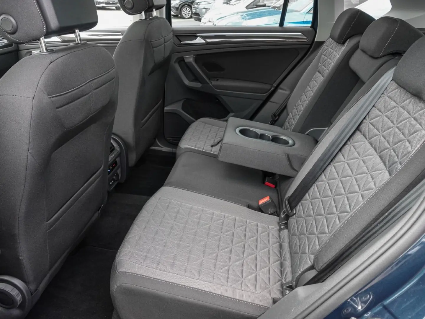 Tiguan 2.0 TDI DSG Life NAVI PANO LM ACC FLA