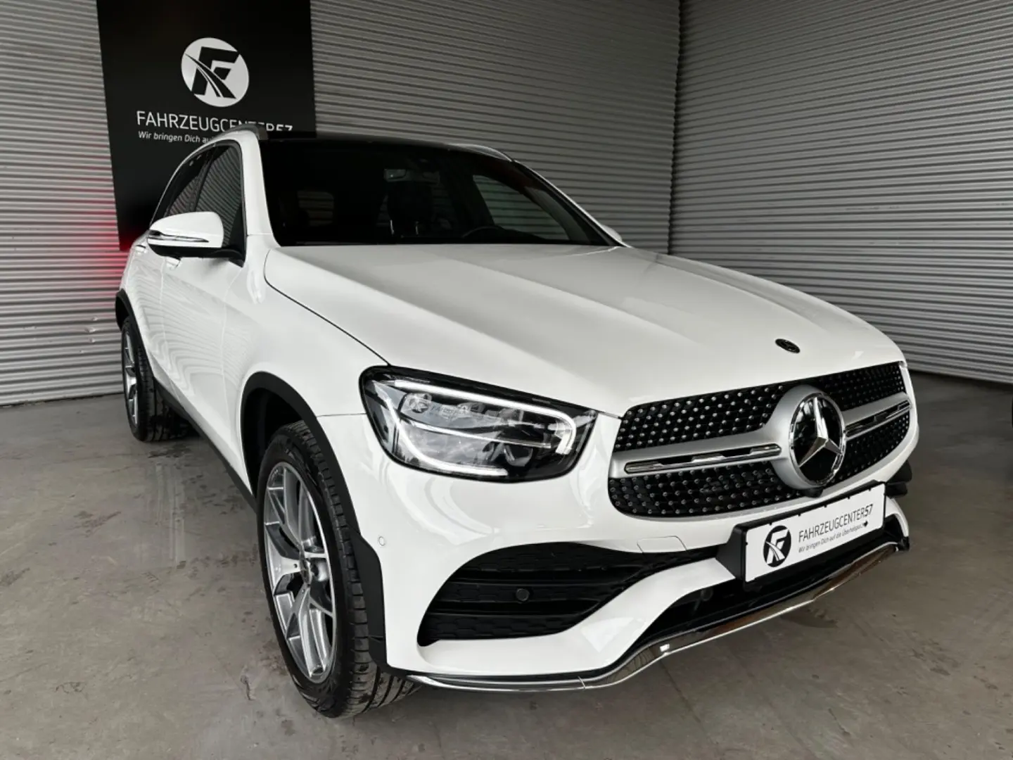 GLC 300 4MATIC/PANO/360°/CARPLAY/BURMESTER