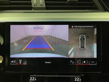 SQ8 Sportback e-tron qu. AHK Pano Matrix LM 21