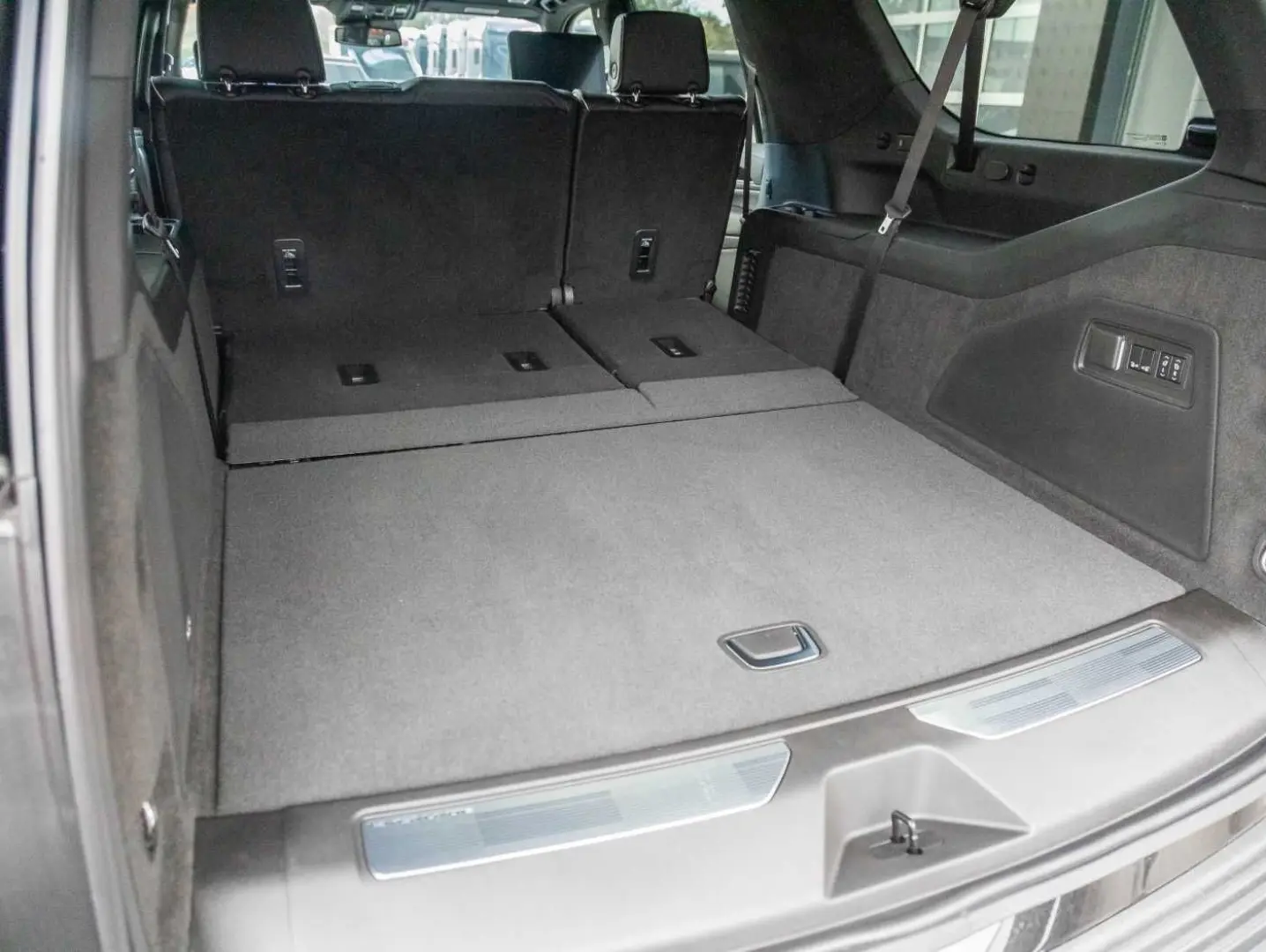 Escalade ESV Sport Platinum 8-Sitzer