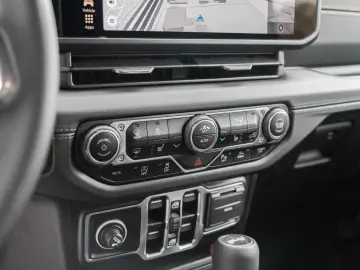 Wrangler MY24 Sahara 2.0l T-GDI Ultd. Sky-One