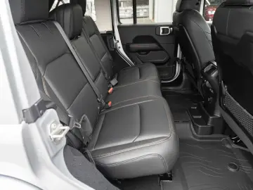 Wrangler MY24 Sahara 2.0l T-GDI Ultd. Sky-One