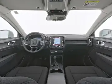 XC40 T2 MOMENTUM Core+NAVI+WSS BEH+LPP+PAP MOMEN