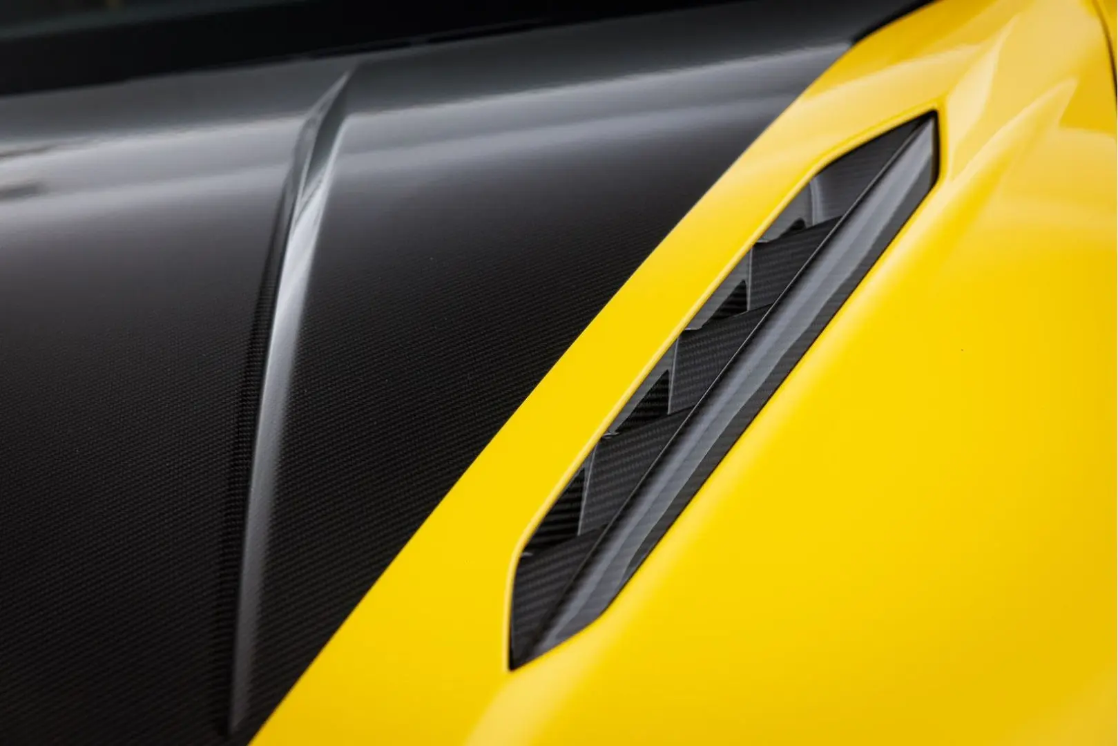 Urus Performante MY23 | Carbon | Akrapovic
