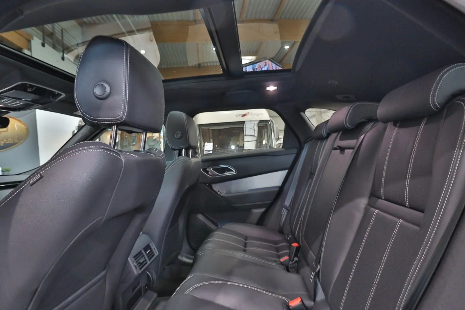 Range Rover Velar 300 R-Dynamic SE
