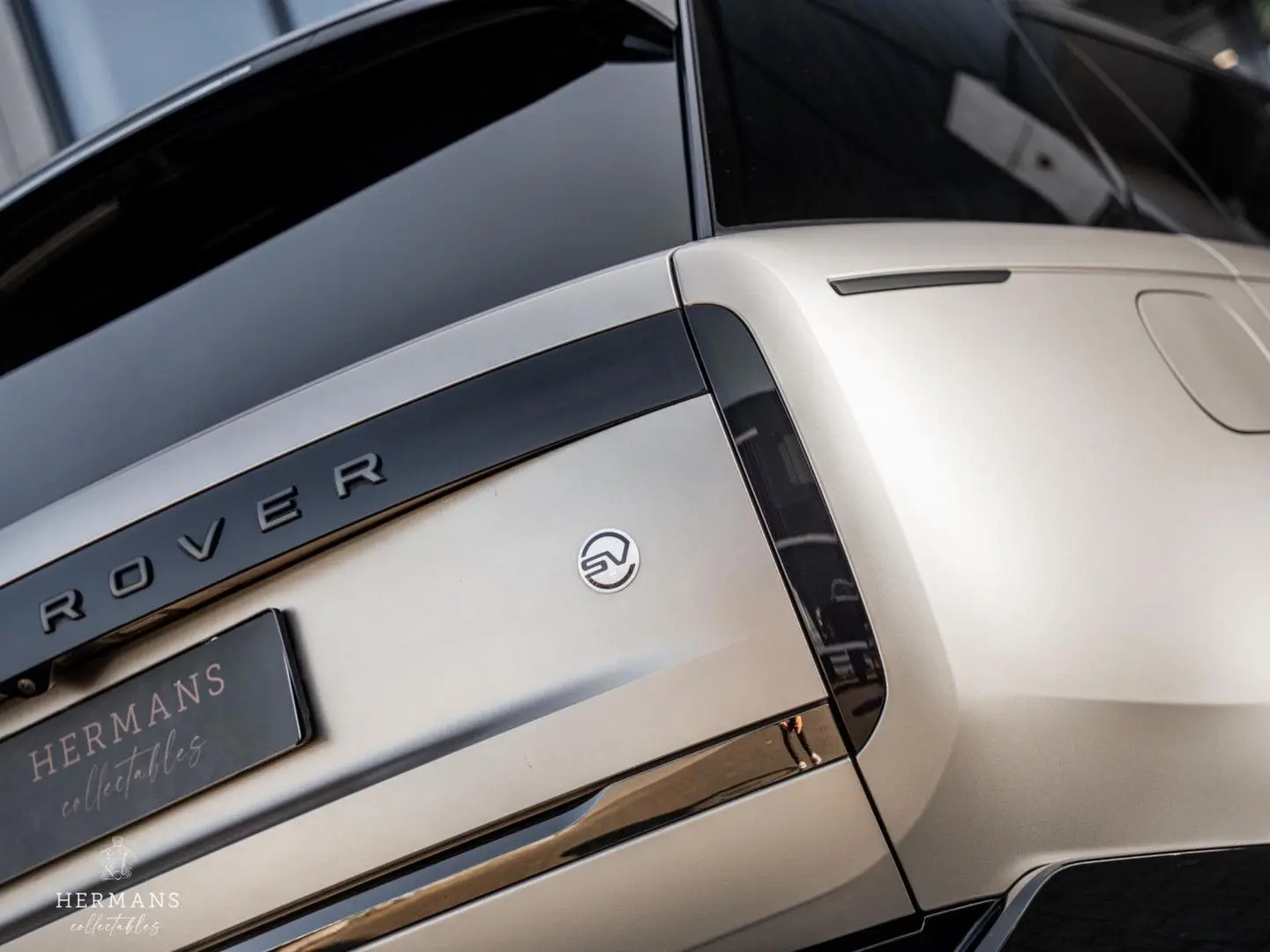Range Rover 4.4 P530 LWB SV / Meridian Signa / S