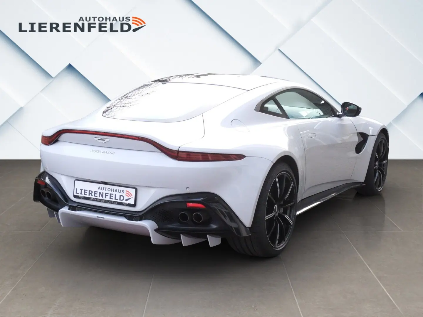V8 Vantage 1.Hand neue Inspektion