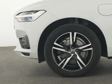 XC60 T8 AWD R Design SENSUS|Navi|CarPlay|LED