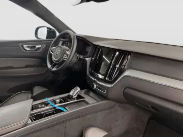 XC60 B5 B AWD Plus Black Edition Stdhzg * Pano